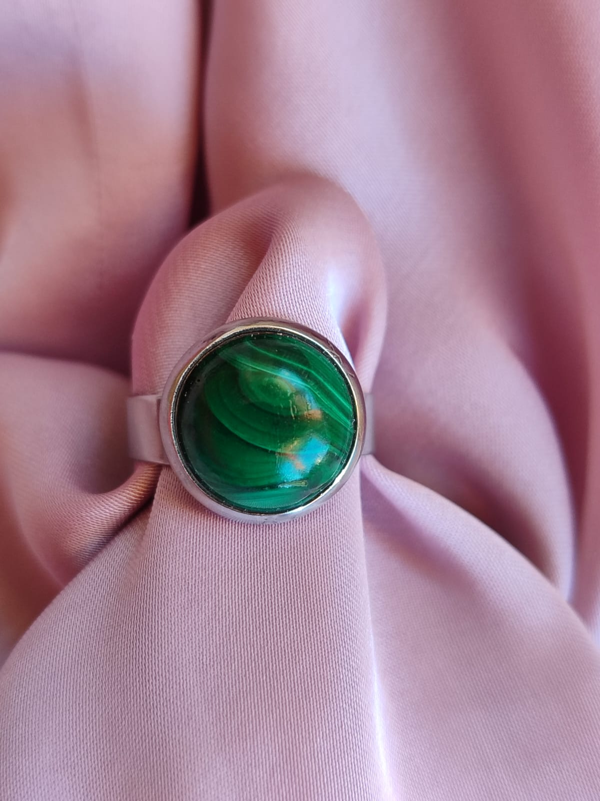 Custode di Smeraldo – Anello in Malachite | Il Laboratorio delle Pietre