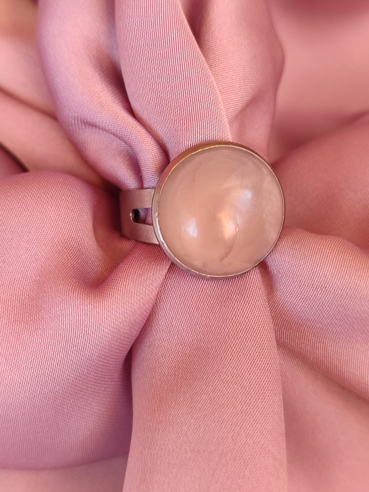 Cerchi di Rosalyra – Anello in Acciaio con Quarzo Rosa | Il Laboratorio delle Pietre