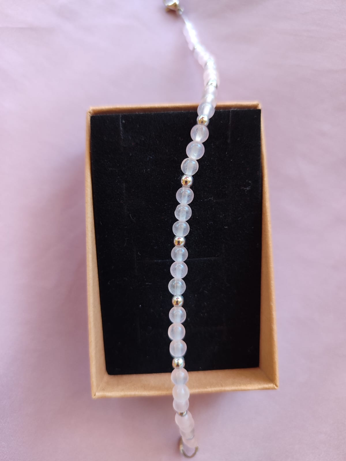 Filo di Roselune – Bracciale in Quarzo Rosa | Il Laboratorio delle Pietre