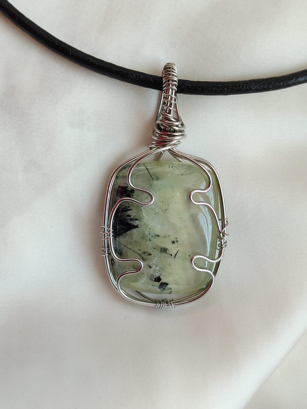 Radice di Vardem – Ciondolo Unisex in Prehnite