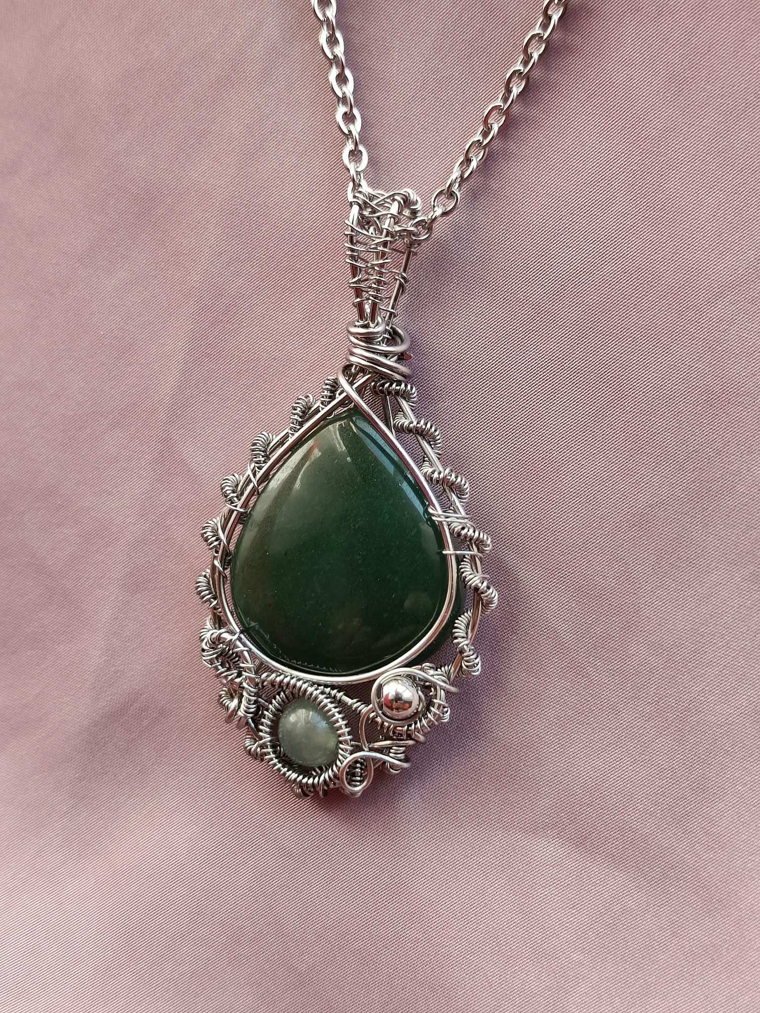 Equilibrio di Venarya – Ciondolo in Giada Verde con Avventurina Verde